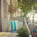 Balcony In Heart Of Pedestrian Centre Of Old Διαμέρισμα