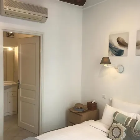 Balcony In Heart Of Pedestrian Centre Of Old Appartement Antibes
