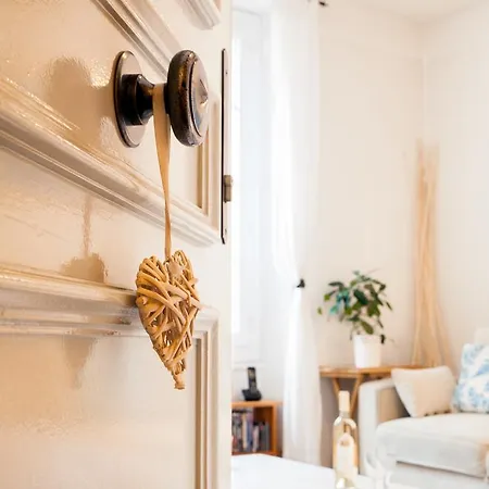 Carousel Αντίμπ